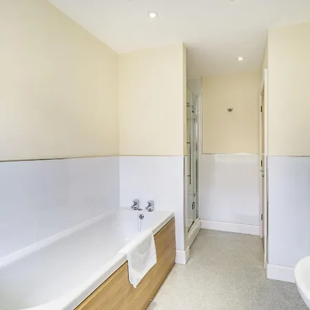 Hillberry Semesterbostad *